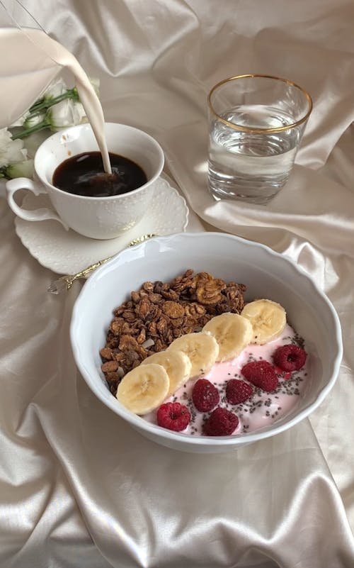 Why Fiber Isn’t Just About Digestion — It’s the Missing Link to Energy, Mood & Metabolic Health